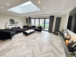 Lounge area- click for photo gallery